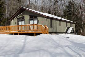 Stratton and Bromley Ski Areas House | Ski Chalet