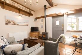 Pitchcombe Cabin | The Stables, Evesham Worcestershire Cotswolds UK