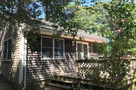 Vineyard Haven House | Sweet 3BR Cape in West Tisbury, MV