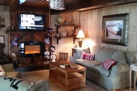 Davis House | Davis Shore Sportsman's Lodge 5 BR Lodge