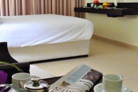 Amman Apartment | Ocean Hotel Spectacular Queen Room 4