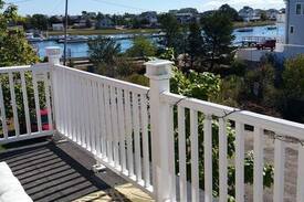 Humarock Bed & Breakfast | 1 of 3 bedrooms in beach house rent till 12/10/18