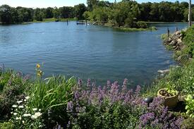 North Kingstown Cabin | Waterfront Cottage in Wickford Village !!!!