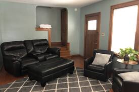 Grandview Heights House | Grandview Home 3 Bedroom 3 Beds