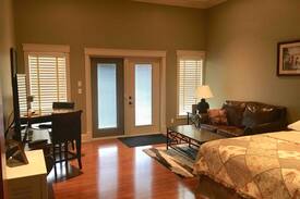 Balfour House | Kootenay Wild’s West Arm Suite 2of3