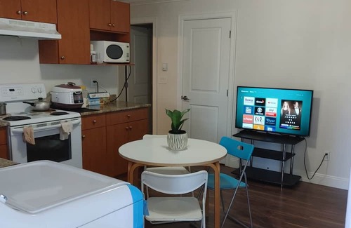 Burnaby House | Separated entrance one bedroom suit in central Burnaby