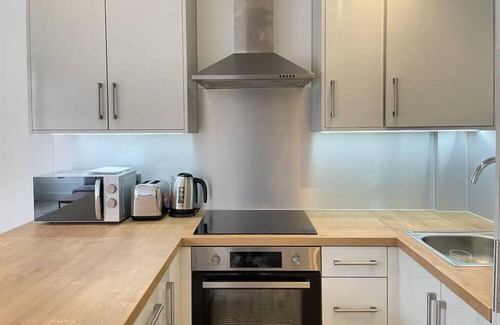 Fortune Green Apartment | Stylish & Modern 1BD Flat, West Hampstead