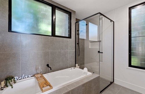 Booroobin Apartment | Luxury One Bedroom Villa
