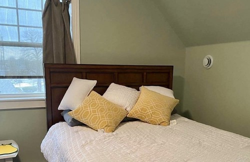Clark's Harbour House | By the Vines Cottage - Hot Tub