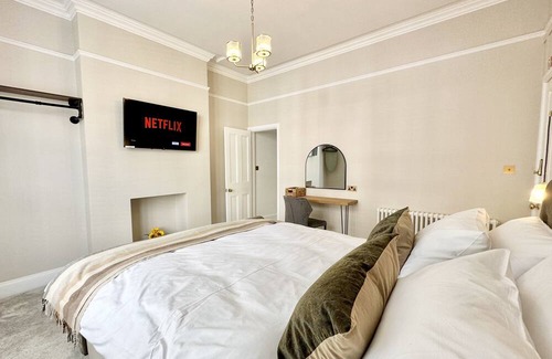York Apartment | Portland Stay sleeps 2