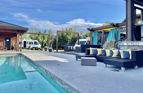 Delta House | Farm Glamp - Hot Tub & Pool