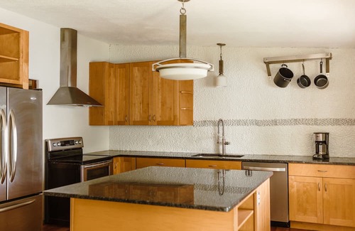 Shoreview House | Lakeside Retreat w/ Hot Tub & Sauna