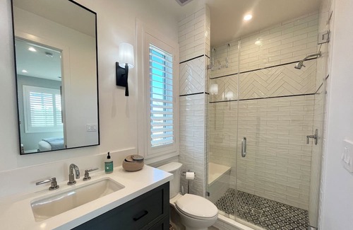 Sunset Park Apartment | Brand new furnished 1-bed apartment in Santa Monica in quiet neighborhood.