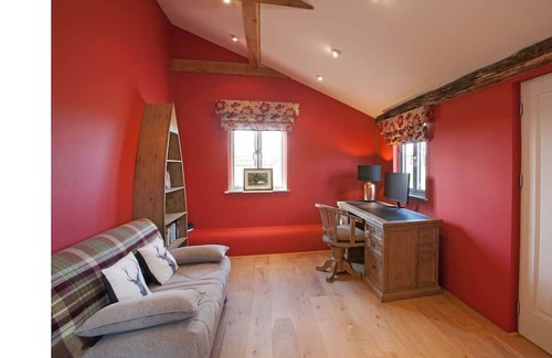 Dunmow House | Butterfly Barn - Large Essex Barn
