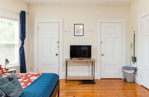 Allston Apartment | Harvard School of Business ★ 1 Free parking spot