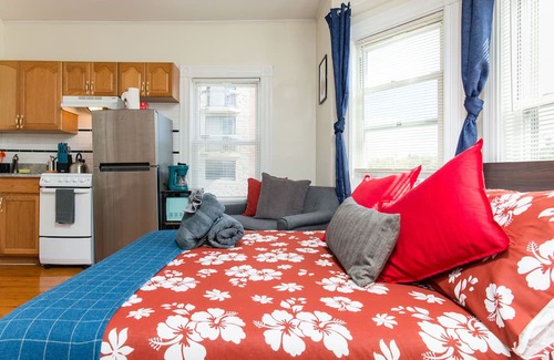 Allston Apartment | Harvard School of Business ★ 1 Free parking spot