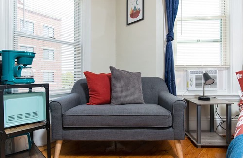 Allston Apartment | Harvard School of Business ★ 1 Free parking spot