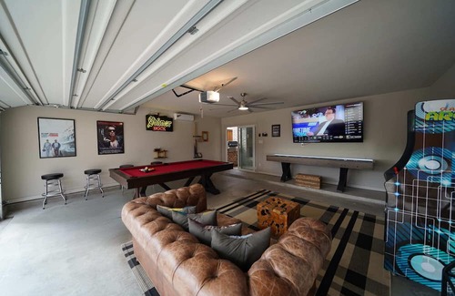 Vickery Place House | Luxury Estate At Lower Greenville