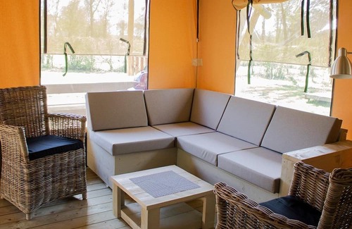 Chatillon-en-Diois Ski Chalet | Luxe Sanitary XL 6 pers. Villatent at lake Lac Blue | Mountains| Family campsite