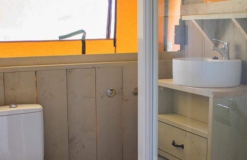 Chatillon-en-Diois Ski Chalet | Luxe Sanitary XL 6 pers. Villatent at lake Lac Blue | Mountains| Family campsite