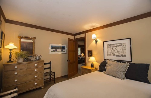 Carnelian Bay House | Rockwood: Cute & Unique North Shore Cabin