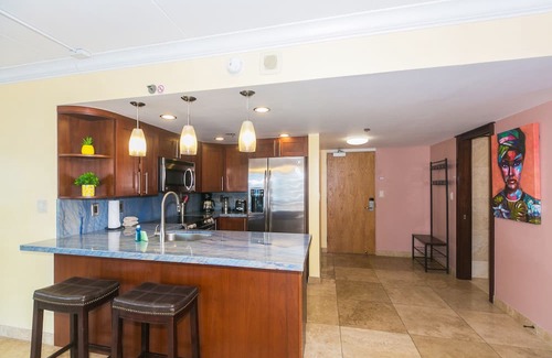 Waikiki Condo | Beautifully Remodeled 2 Bedroom Waikiki Condo - Sleeps 6!