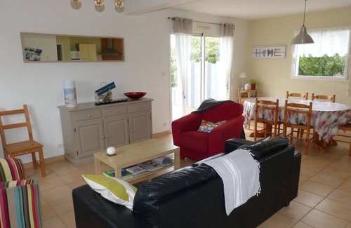 Plouneour-Brignogan-Plages House | 3 * seaside villa, 6 pers. 150 m from the beach and the GR34. Large enclosed garden