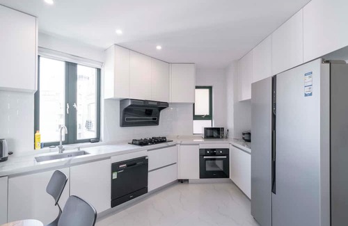 Xujiahui Bed & Breakfast | Tyms 3BR 2BA Apt Novel Garden Metro