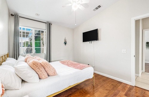 Bermuda Dunes House | Relaxing 5BR Retreat with Pool Game Room