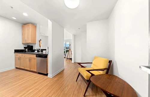 Downtown Apartment | Downtown Santa Monica Top Floor Ocean View 2BR/2BA