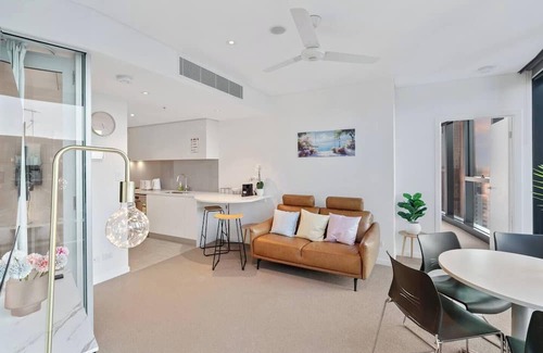 Kangaroo Point Apartment | 4305 Fantastic 3B2B Skytower Apt w/Gym | BBQ | Pool
