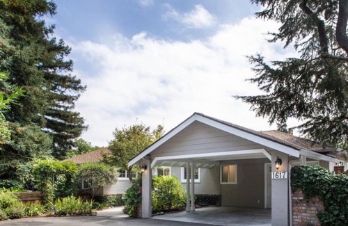 Redwood City House | Secret garden home near Stanford