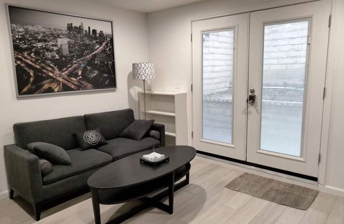 Agoura Hills Apartment | Furnished modern in-law studio in peaceful Agoura Hills