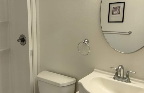 Agoura Hills Apartment | Furnished modern in-law studio in peaceful Agoura Hills
