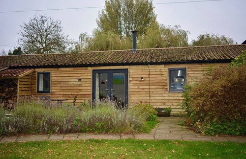 Woodhall Spa House | The Nook, a luxurious barn, only 10 minutes walk into the village,pet friendly