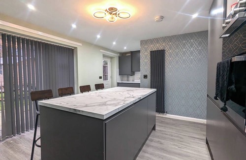 Manchester House | Family-friendly 3 bedroom house close to M60