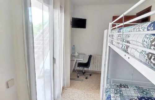 Tarragona Apartment | Italia -Triple Room with Private Bathroo