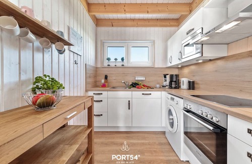 Olpenitz House | Nordstern - infrared sauna, bathtub, fireplace, shower, terrace, beach chair