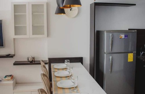 Guayaquil Apartment | Puerto Santa Ana, Cama King, Parqueo