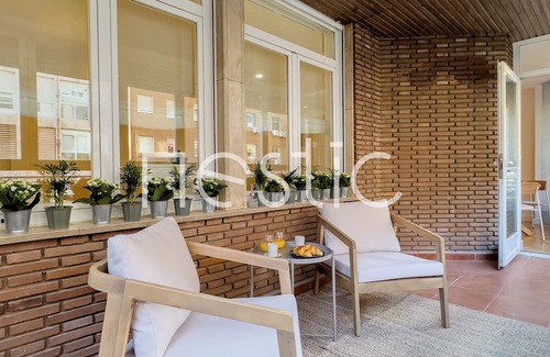 Trafalgar Apartment | CLARAVAL: Apartment + Office Room in Chamberí