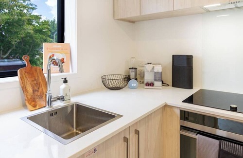 Henderson House | Modern Hideaway: 2-Bed Townhouse