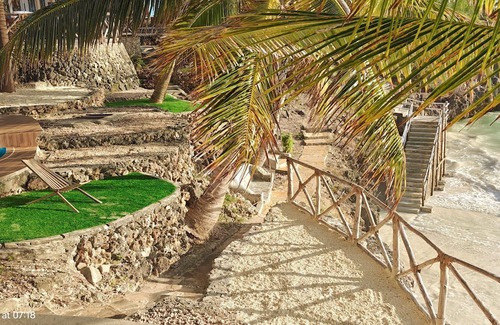 Makunduchi Villa | Beautiful Secluded 8 bedroom Beach Villa with Pool