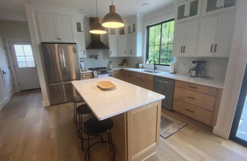 Bedford House | Downtown Bedford Housen