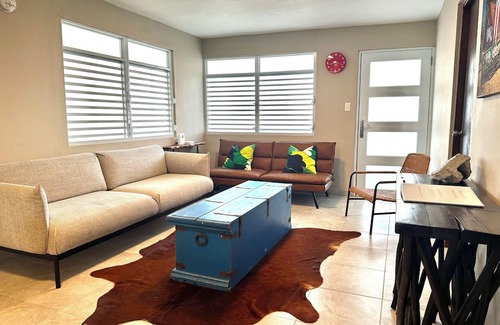 Media Luna House | Casa playero house near various beaches