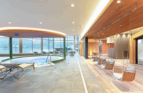 Ovronnaz Apartment | Holiday apartment with fitness room and wellness area