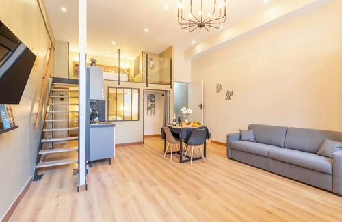 Palais de justice Apartment | 4 -sugiton
