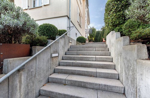 Bad Soden am Taunus Apartment | Apartment 'Taunus-Zimmer Skyline-Blick' with Wi-Fi