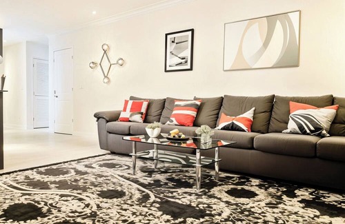 Norfolk Apartment | Wonderful 2-bedroom Pet friendly apartment Norfolk.