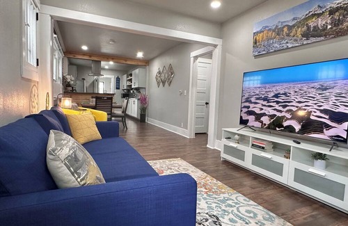 Lincoln Park House | Charming 1-bedroom house with WiFi and AC near Downtown Denver