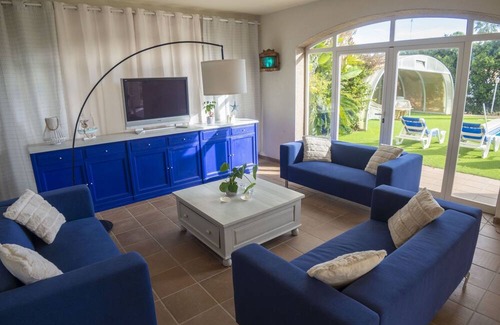 Cunit Villa | Lilliput - Xeckin Holidays